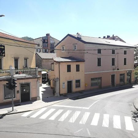 Hostel-Sezanalokev B&B Kültér fotó