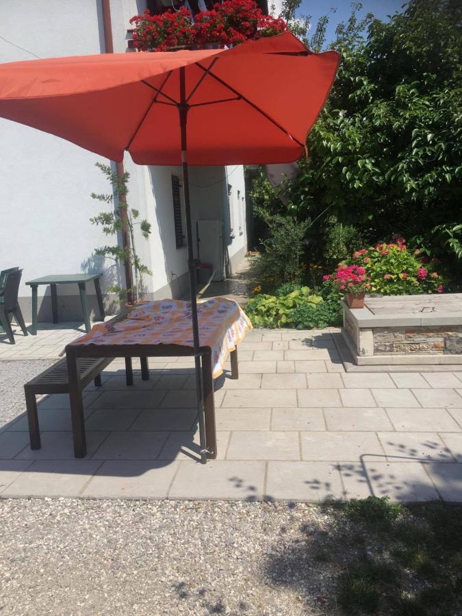 Hostel-Sezanalokev B&B Kültér fotó