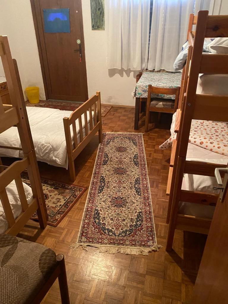 Hostel-Sezanalokev B&B Kültér fotó