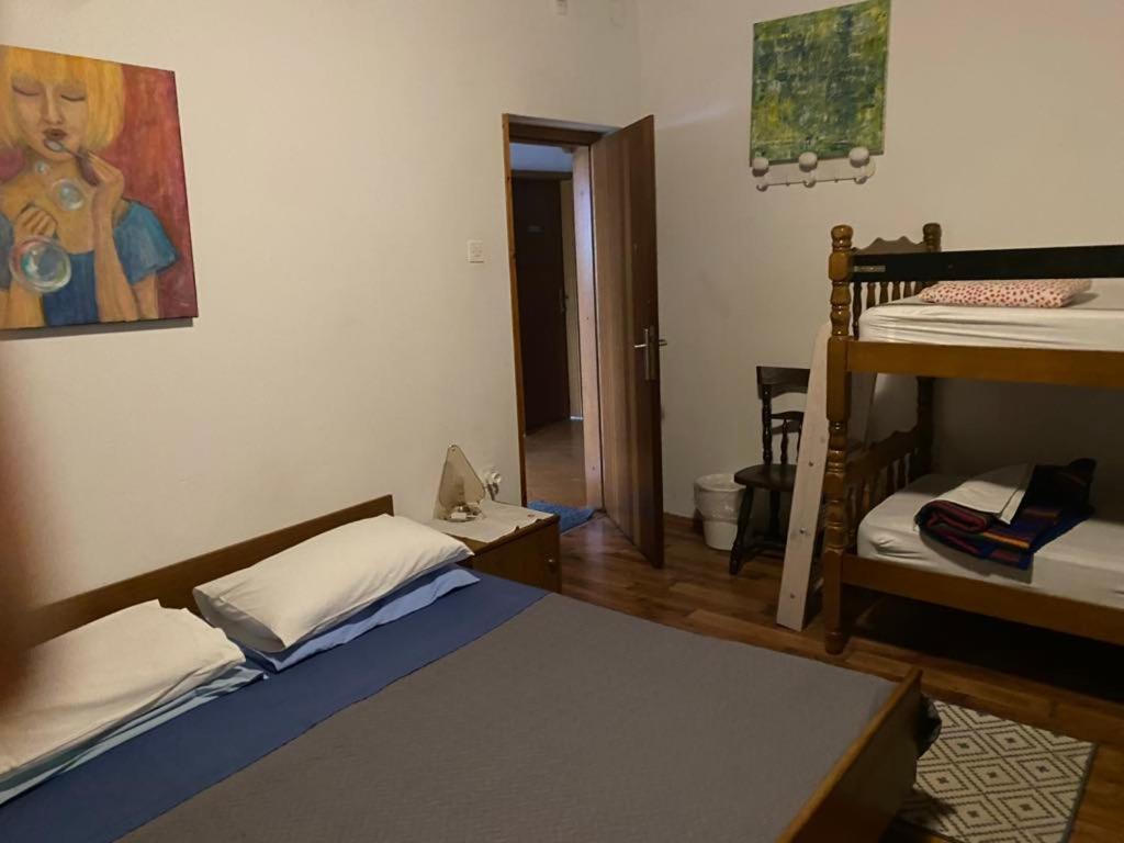 Hostel-Sezanalokev B&B Kültér fotó