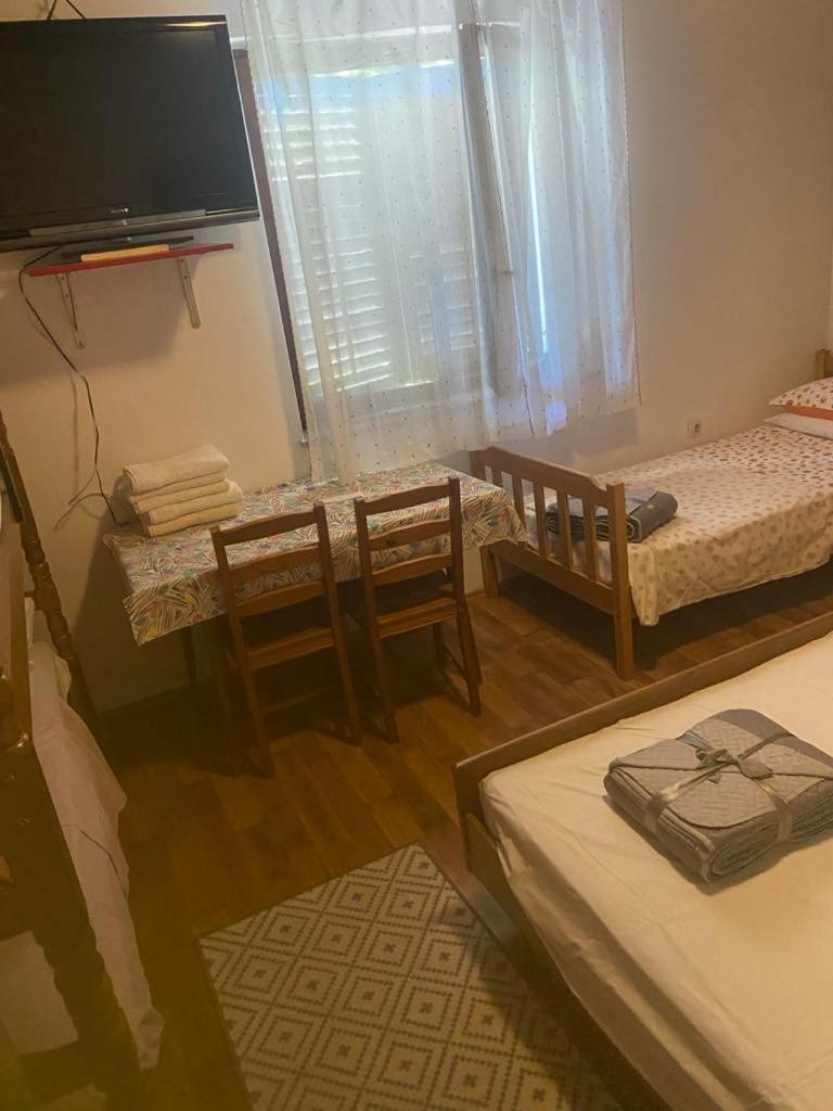 Hostel-Sezanalokev B&B Kültér fotó